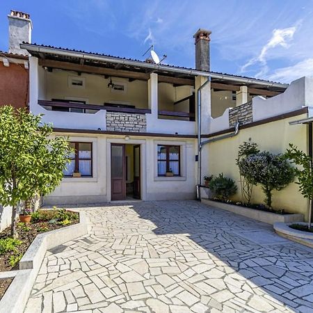 Villa Rosana in Muntić - Haus für 4-5 Personen Pula Exterior foto