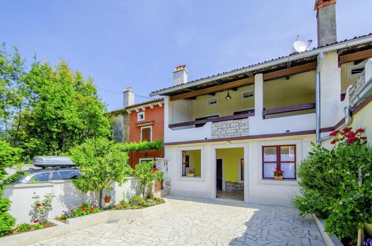 Villa Rosana in Muntić - Haus für 4-5 Personen Pula Exterior foto